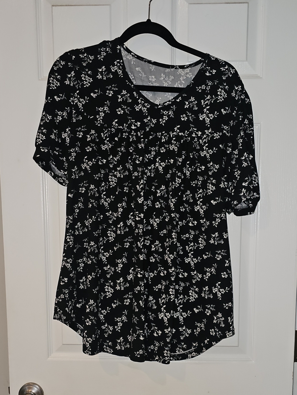 Women’s Black Floral V-Neck Top